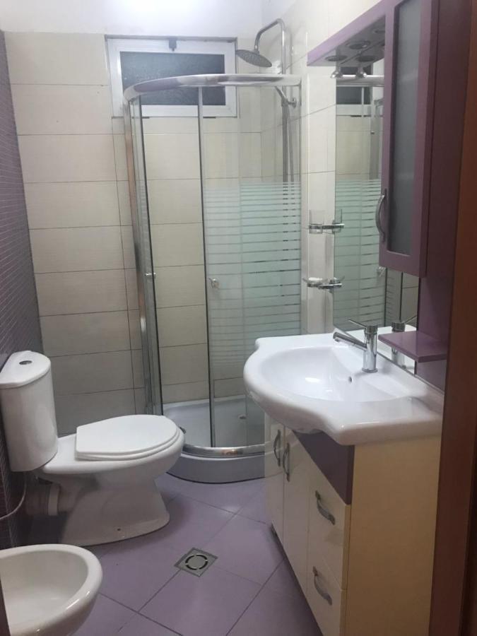 Lovely 2 Bedroom Apartment Τίρανα Εξωτερικό φωτογραφία