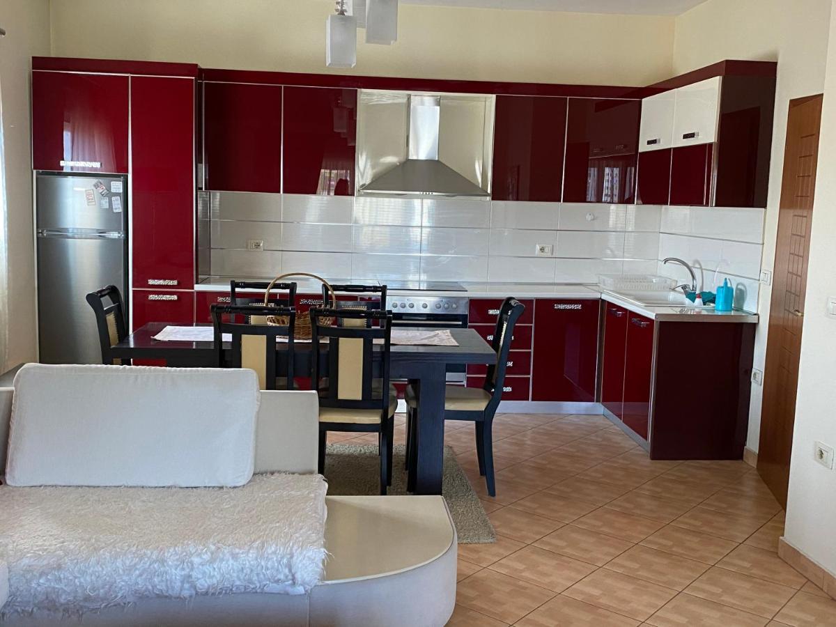 Lovely 2 Bedroom Apartment Τίρανα Εξωτερικό φωτογραφία