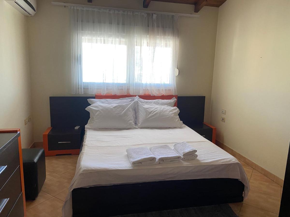 Lovely 2 Bedroom Apartment Τίρανα Εξωτερικό φωτογραφία