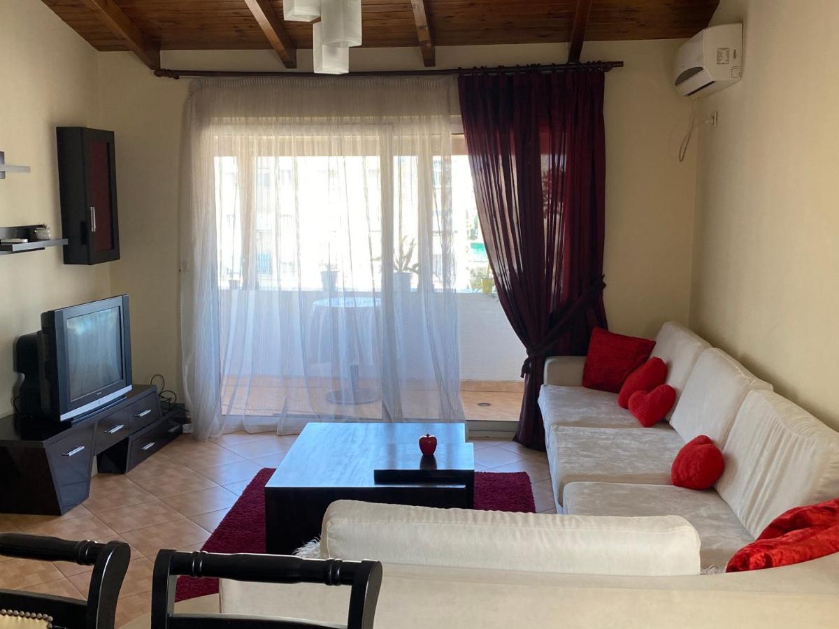 Lovely 2 Bedroom Apartment Τίρανα Εξωτερικό φωτογραφία